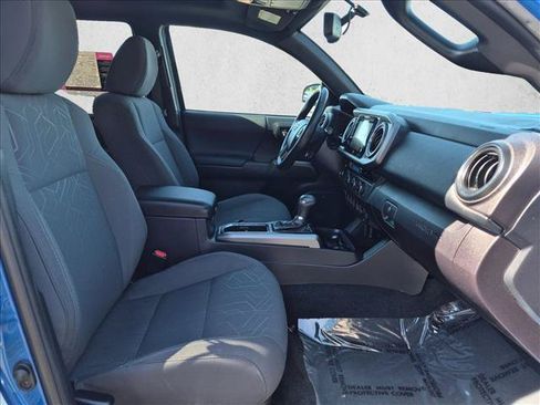 Certified 2017 Toyota Tacoma TRD Sport RWD image 21