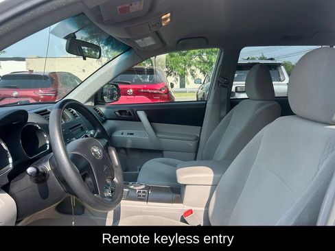 Used 2010 Toyota Highlander 2WD w/ Extra Value Pkg 2 image 7
