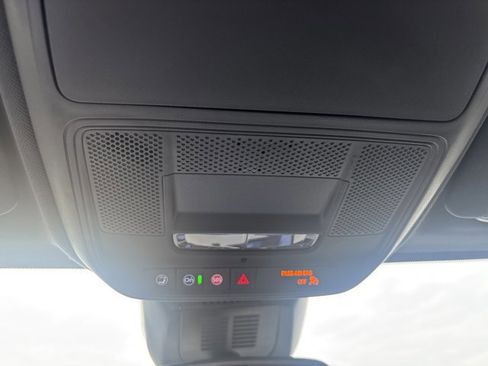 Used 2025 Chevrolet Equinox LT image 23