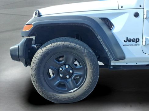 Used 2024 Jeep Wrangler Unlimited Sport AWD/4WD image 4
