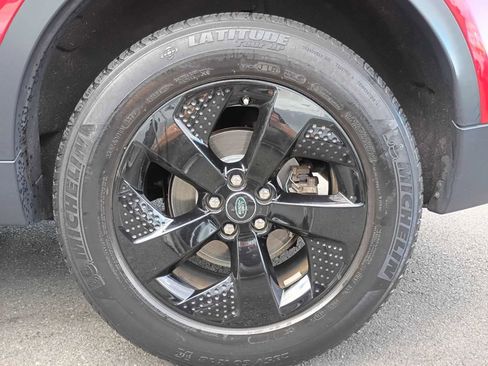 Used 2020 Land Rover Discovery Sport SE image 24