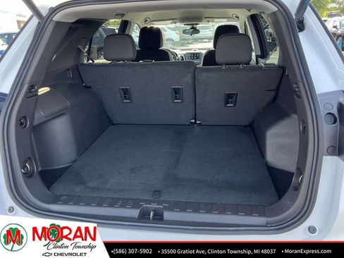 Used 2024 Chevrolet Equinox LT FWD image 12