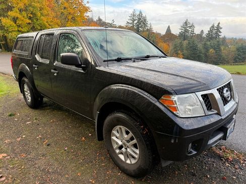 Used 2018 Nissan Frontier SV image 6