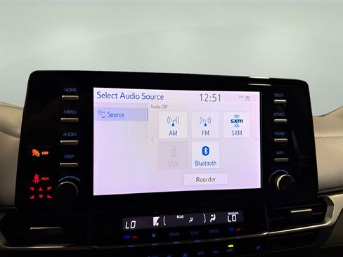 Used 2021 Toyota Sienna XLE FWD image 20