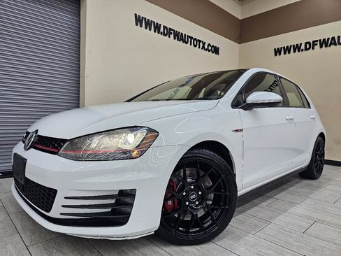 Used 2017 Volkswagen GTI SE image 1
