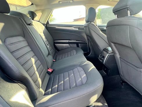 Used 2020 Ford Fusion SE FWD image 30