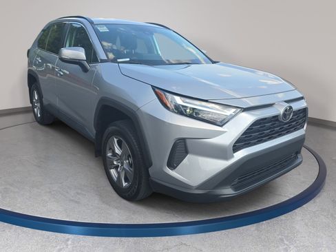 Used 2024 Toyota RAV4 XLE FWD image 3