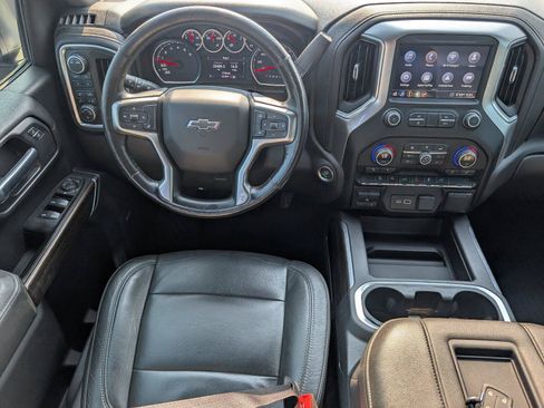 Used 2020 Chevrolet Silverado 1500 LT Trail Boss AWD/4WD image 32