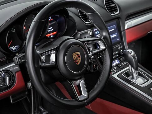 Used 2018 Porsche 718 Cayman S image 19