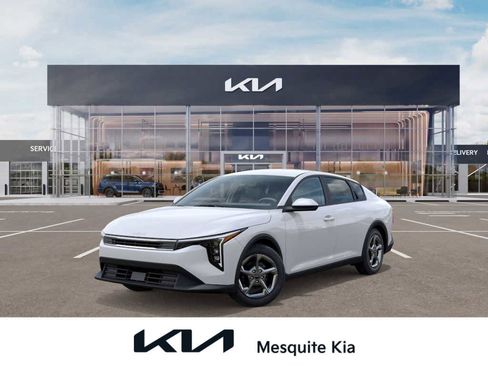 New 2026 Kia K4 LXS FWD image 1