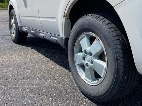 Used 2010 Ford Escape XLT FWD image 12