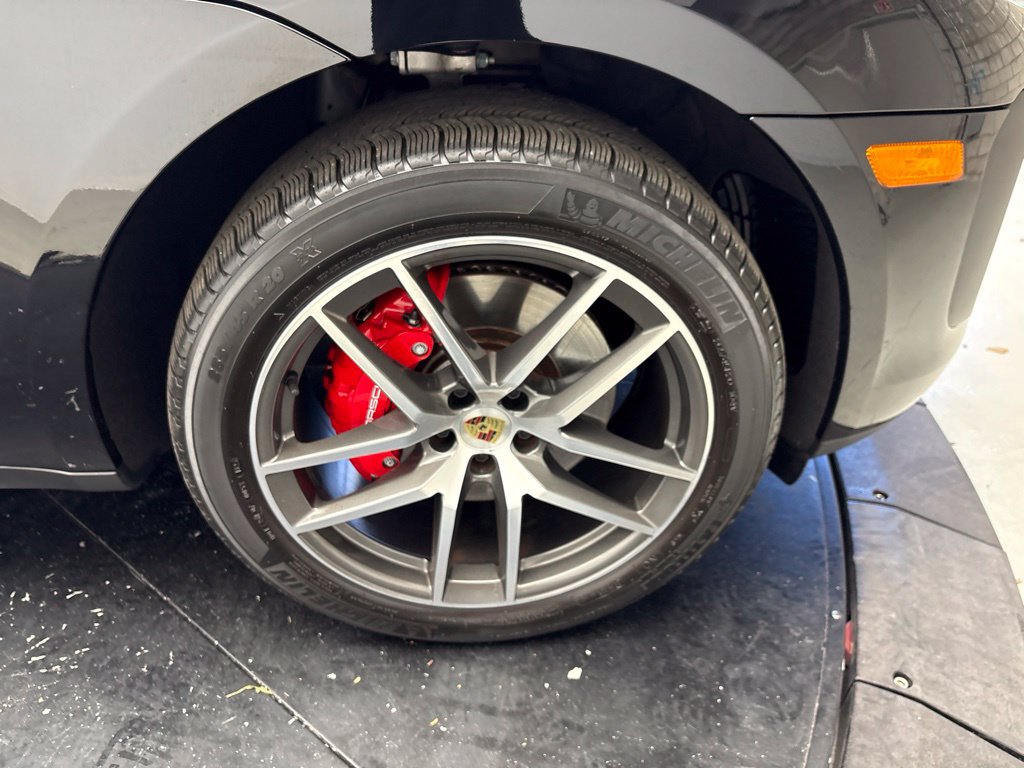 Certified 2023 Porsche Macan S AWD/4WD image 17