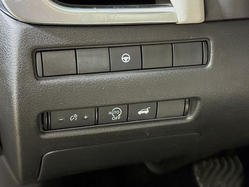 Used 2023 Nissan Rogue SL image 14