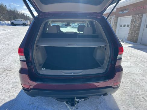 Used 2022 Jeep Grand Cherokee Laredo E w/ Security & Convenience Group image 21