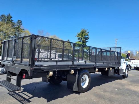 Used 2017 Ford F750 2WD Regular Cab Super Duty image 5