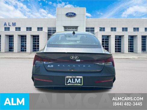 Used 2025 Hyundai Elantra Sport image 6