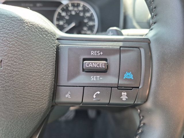 Used 2025 Nissan Rogue SV FWD image 18