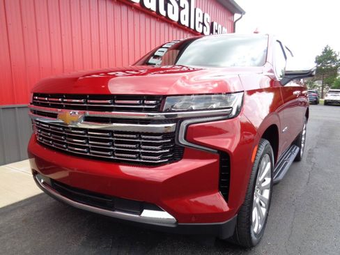 Used 2021 Chevrolet Tahoe Premier w/ Premium Package AWD/4WD image 13