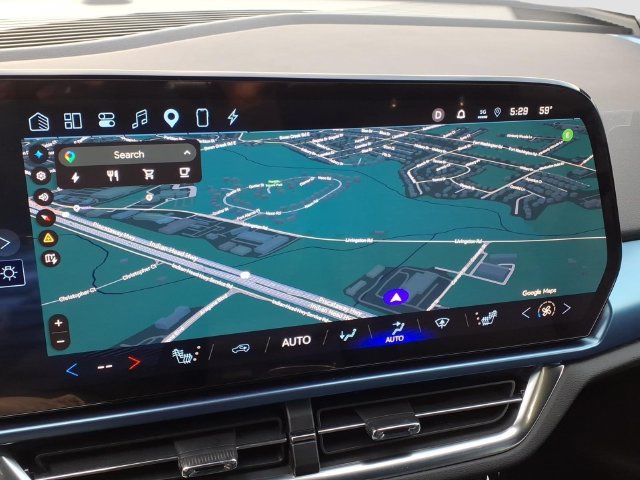 Used 2024 Chevrolet Equinox EV LT FWD image 16