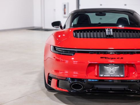 Used 2022 Porsche 911 AWD/4WD image 14