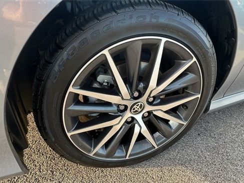 Certified 2022 Toyota Camry XLE image 9
