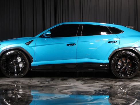 Used 2023 Lamborghini Urus Performante AWD/4WD image 11