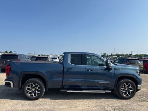 Used 2024 GMC Sierra 1500 SLE w/ X31 Off-Road Package AWD/4WD image 9