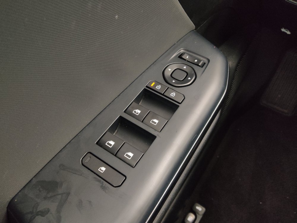 Used 2025 Kia K4 FWD image 27