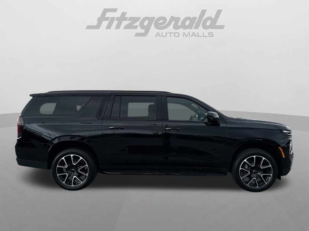 Used 2026 Chevrolet Suburban RST w/ Sun And Tow Package AWD/4WD image 11