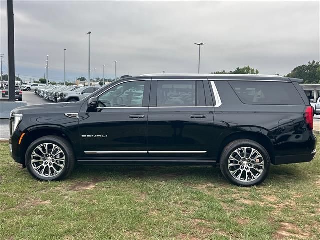 New 2026 GMC Yukon XL Denali w/ Denali Reserve Package AWD/4WD image 7