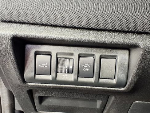Used 2025 Subaru Outback Premium AWD/4WD image 11