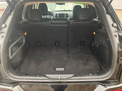 Used 2016 Jeep Cherokee Overland AWD/4WD image 15