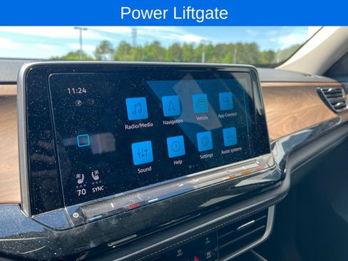Used 2024 Volkswagen Atlas SE AWD/4WD image 8