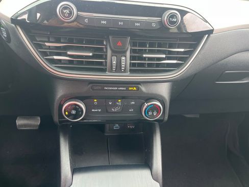 Used 2022 Ford Escape SE FWD image 18
