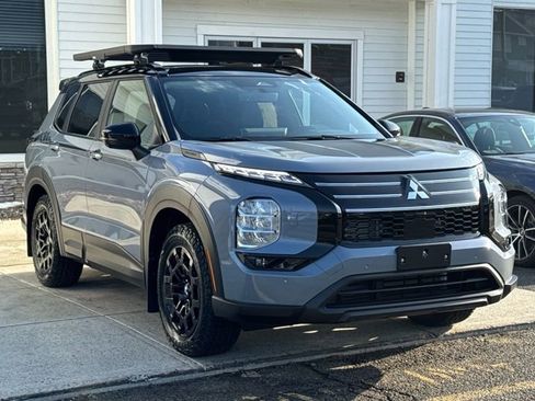 New 2026 Mitsubishi Outlander AWD image 1