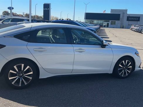 Used 2023 Honda Civic EX-L image 8