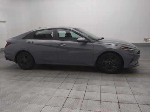 Used 2022 Hyundai Elantra SEL FWD image 11