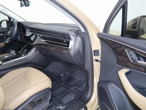 Used 2025 Audi Q7 Premium Plus w/ Premium Plus Package image 43