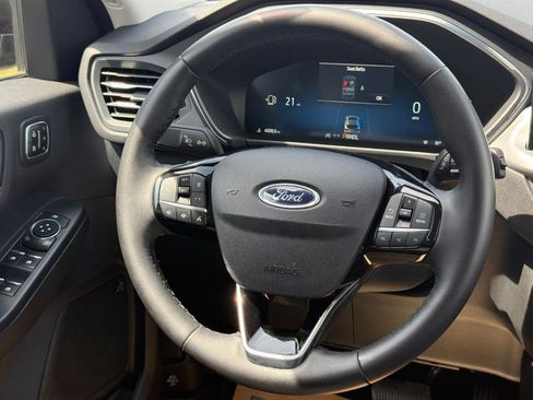 Used 2023 Ford Escape Platinum w/ Premium Technology Package image 12