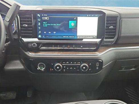 Used 2024 Chevrolet Silverado 1500 LT image 10