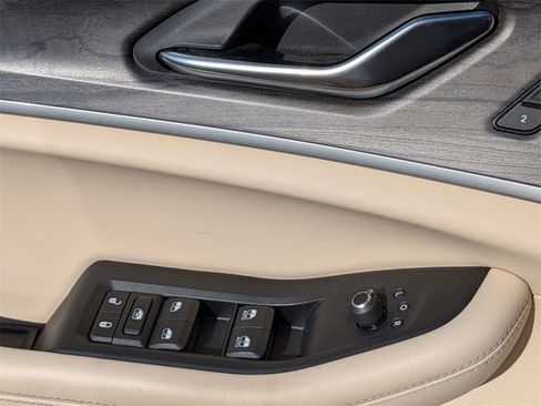 Used 2022 Jeep Grand Cherokee L Limited image 15