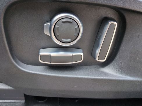 Certified 2024 Land Rover Defender 130 X-Dynamic SE AWD/4WD image 17