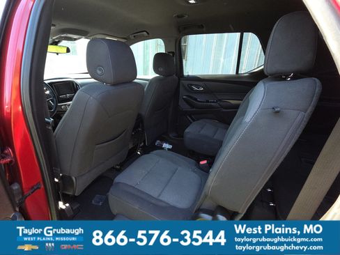 Used 2023 Chevrolet Traverse LT FWD image 13