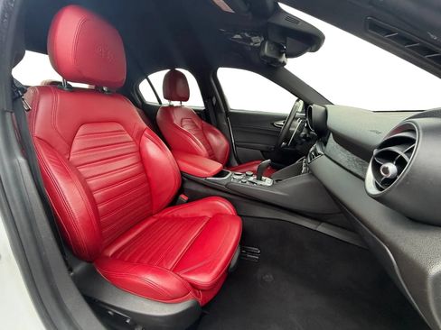 Used 2023 Alfa Romeo Giulia Sprint RWD image 16