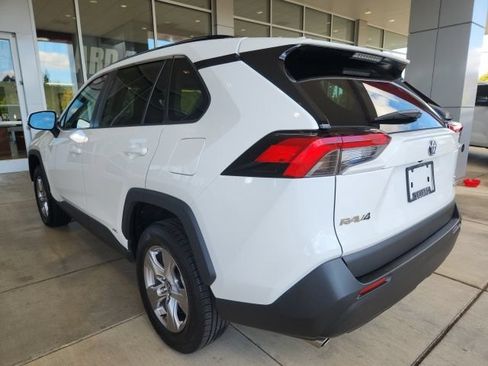 Certified 2022 Toyota RAV4 XLE w/ Convenience Package AWD/4WD image 9