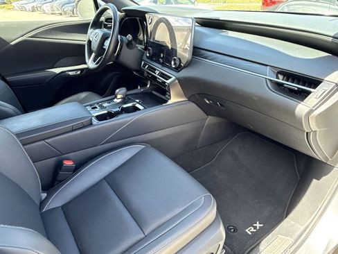 Used 2025 Lexus RX 350 Premium w/ Accessory Package (Z1) image 15