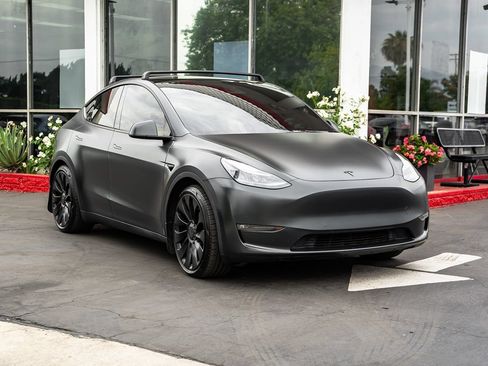 Used 2022 Tesla Model Y Performance AWD/4WD image 3