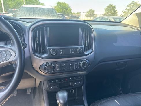 Used 2022 Chevrolet Colorado Z71 w/ Safety Package AWD/4WD image 4