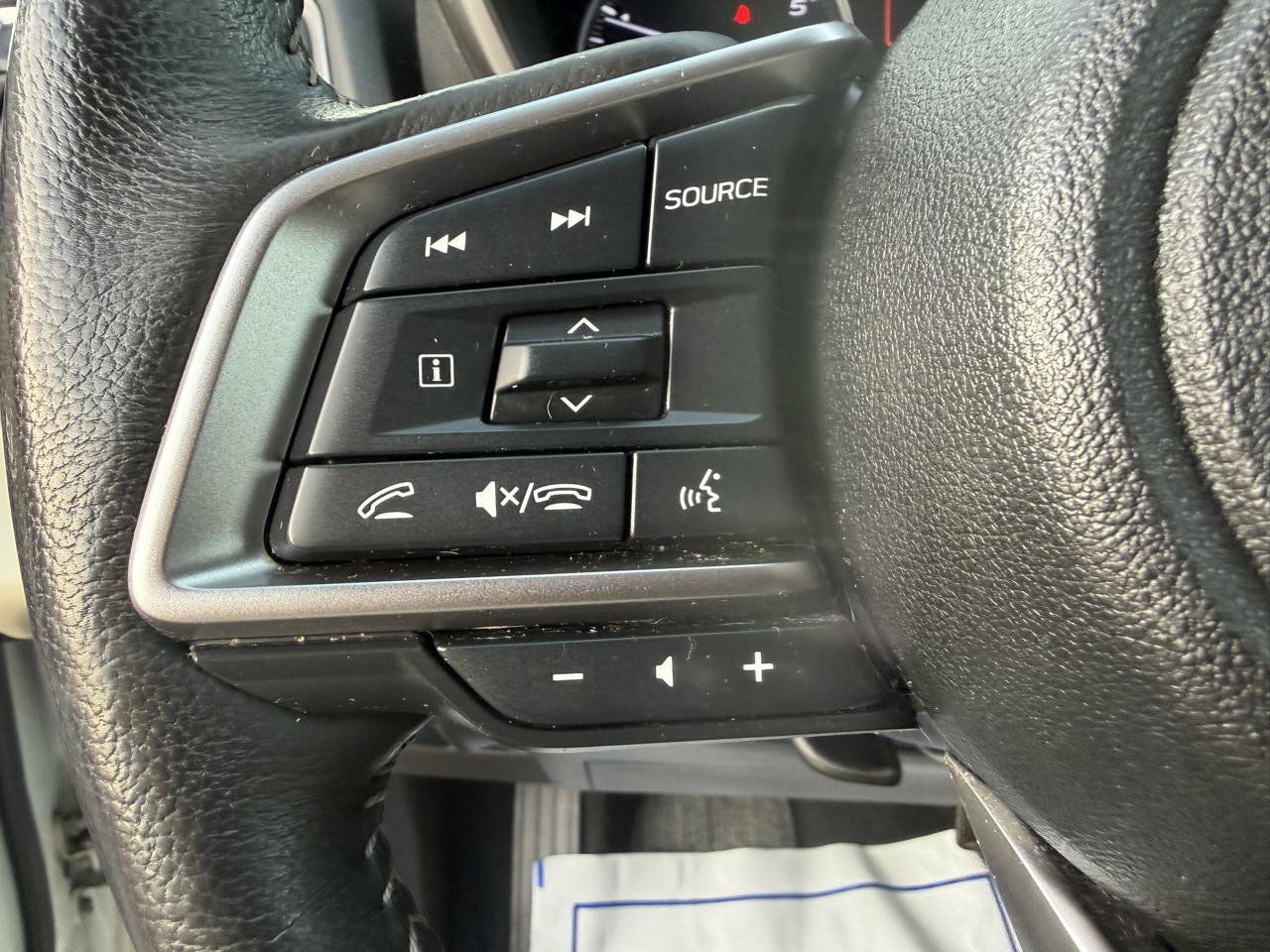 Used 2023 Subaru Ascent Limited AWD/4WD image 32