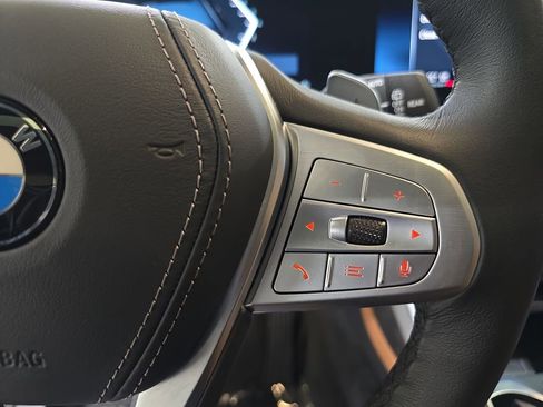 Used 2026 BMW X7 xDrive40i w/ Premium Package image 21